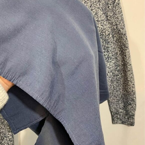 ☑️ A Pea in the Pod maternity sweater. Size large. Blue and white. New cond… - Picture 4 of 7